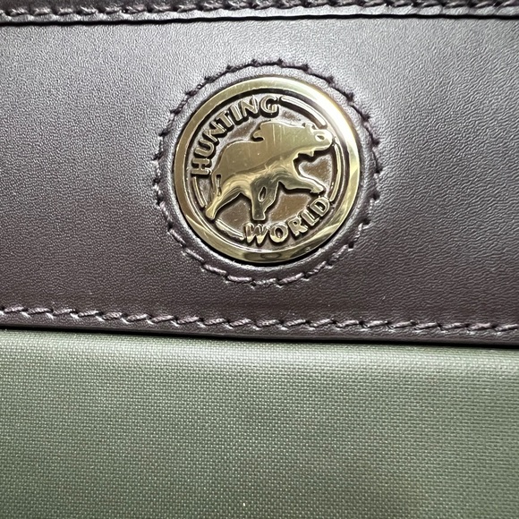 Vintage Hunting World Stylish Green Tote Bag - Picture 5 of 10